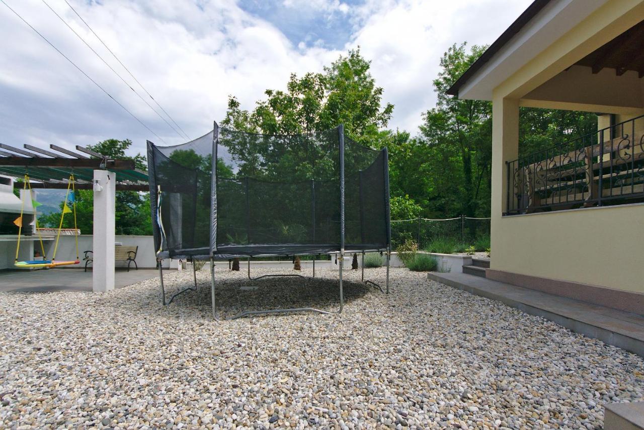 Holiday House With Pool Cavle Exterior photo